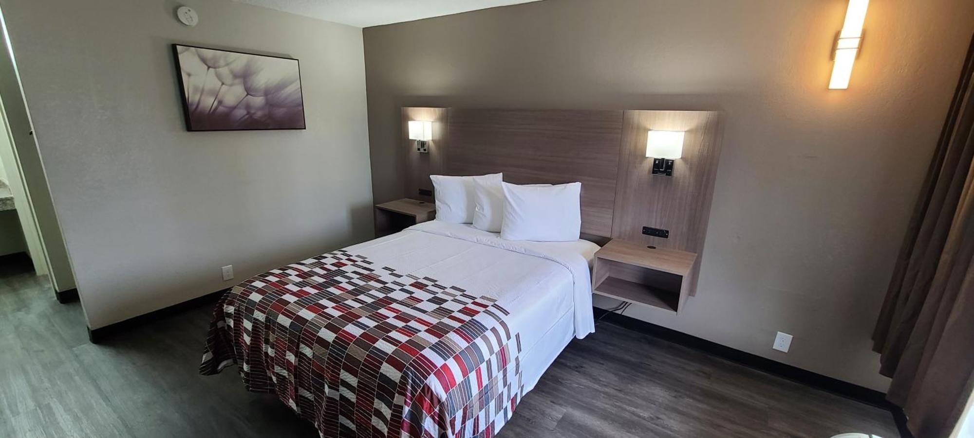 夏洛特机场北戴斯汽车旅馆 外观 照片