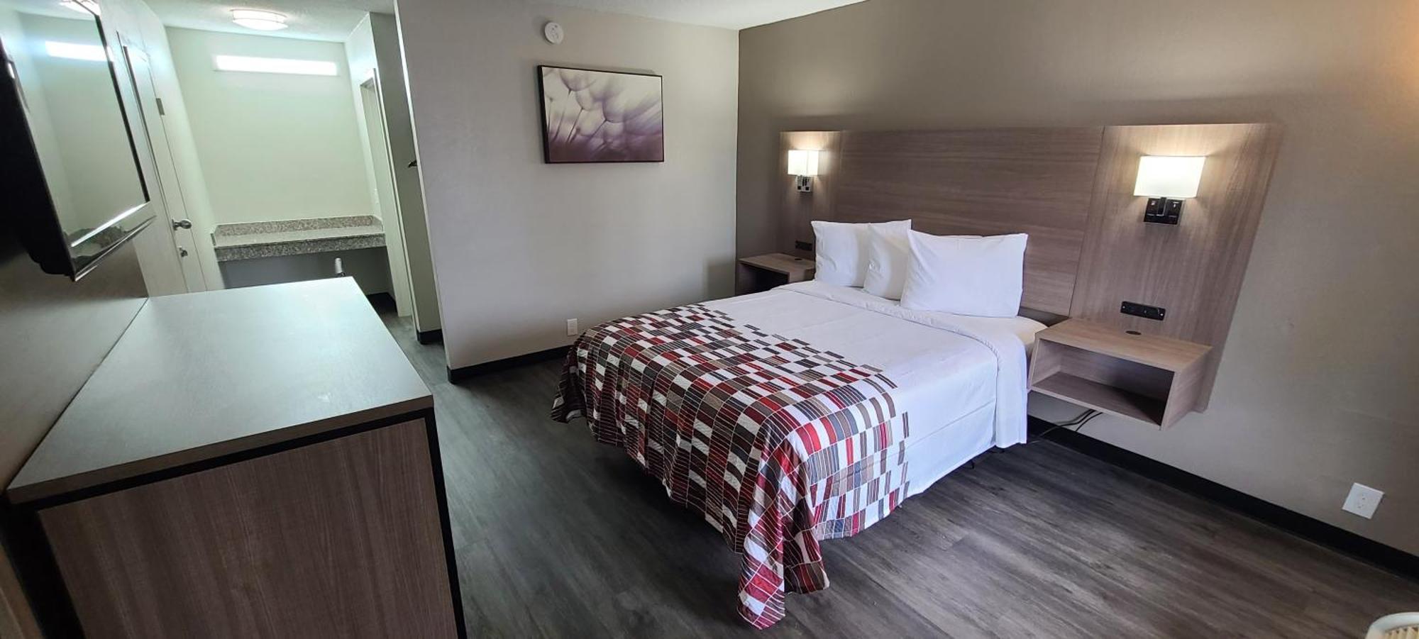 夏洛特机场北戴斯汽车旅馆 外观 照片